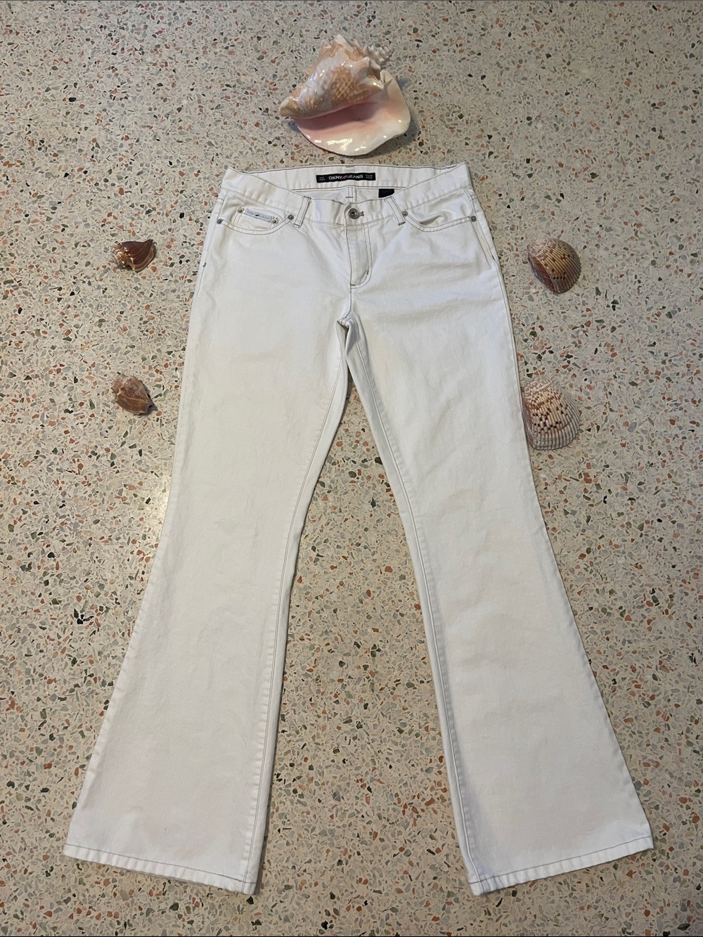 DKNY White Flared Jeans Sz 9 - Classic High-Rise Style 100% Cotton